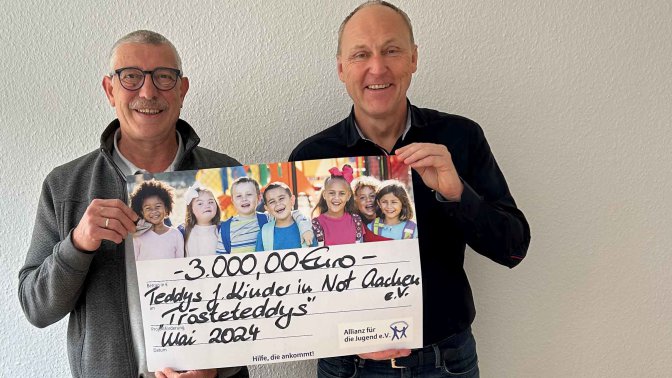 Allianz für die Jugend e.V. unterstützt „Teddys für Kinder in Not Aachen e.V.“ mit 3000 Euro